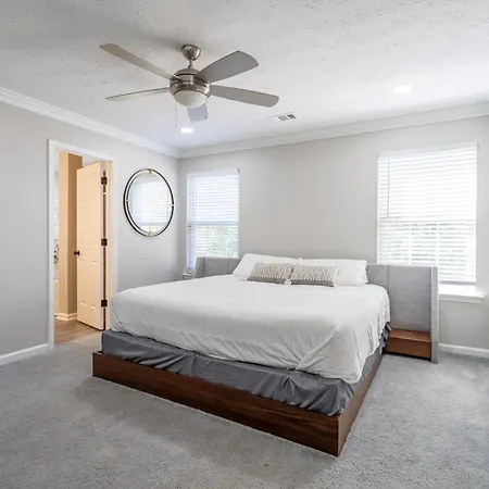 Thrillstay Team Sports Vacation Home